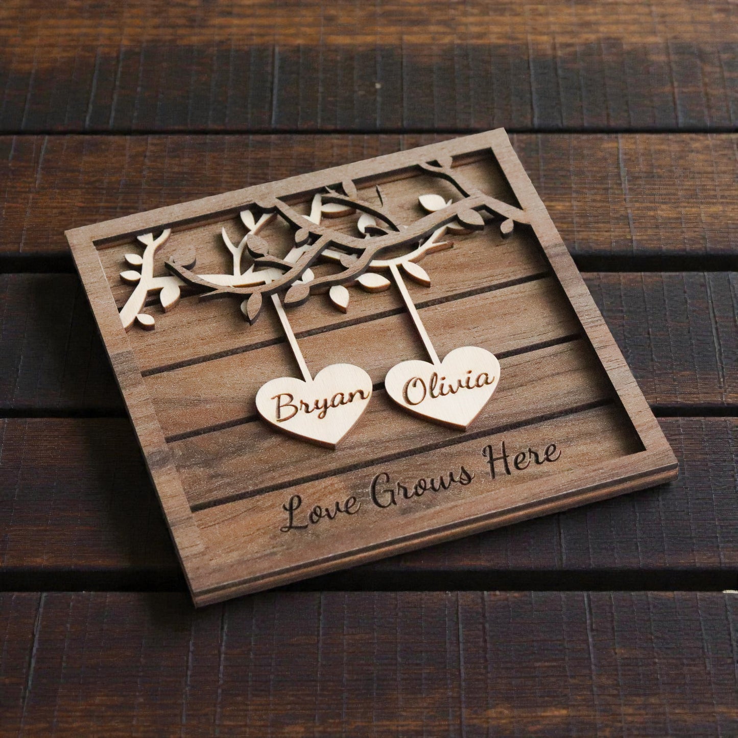 Personalized Wooden Couple Tree Decor – Custom Name Heart Sign, Love Grows Here Freestanding Wood Plaque